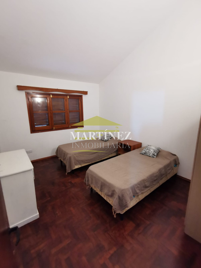 Casa ID.134 - Venta Chalet con un total de 6 dormitorios en Cantegril, Punta del este