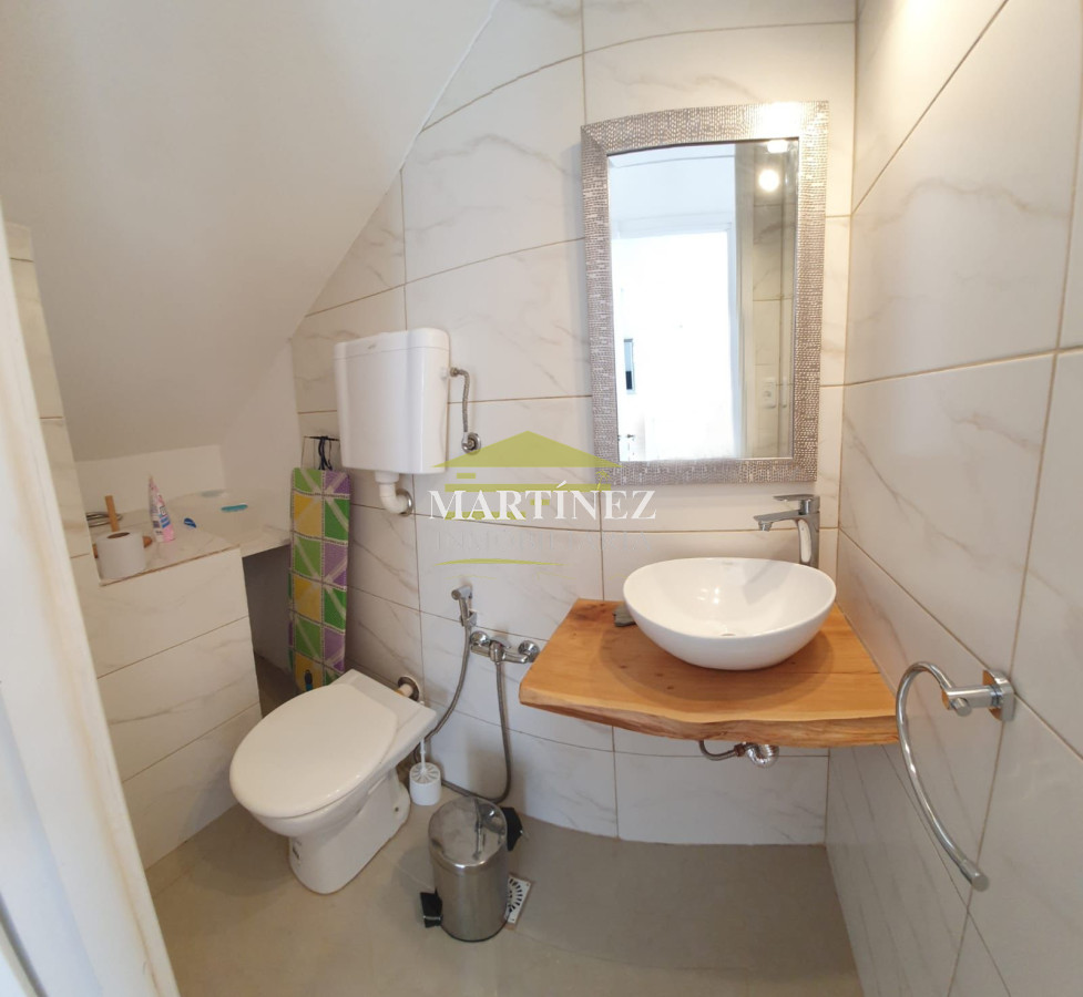 Casa ID.57 - Alquiler hermosa casa 2 y medio dormitorios 2 baños en Punta del este, Parada 14