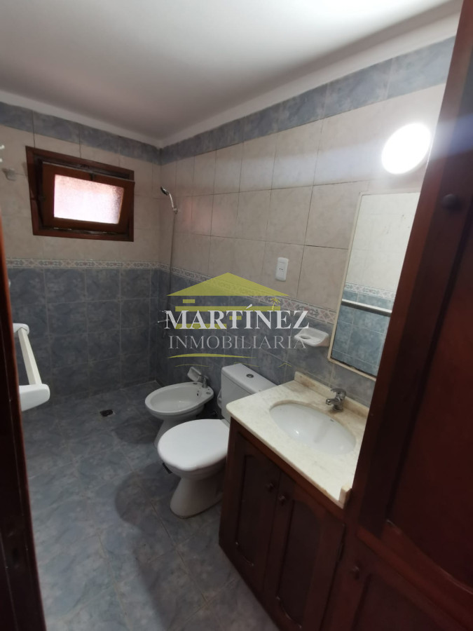 Casa ID.134 - Venta Chalet con un total de 6 dormitorios en Cantegril, Punta del este