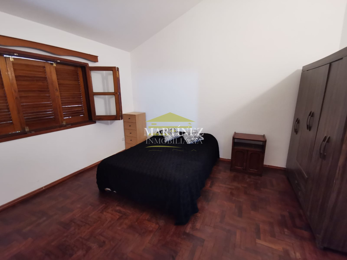 Casa ID.134 - Venta Chalet con un total de 6 dormitorios en Cantegril, Punta del este