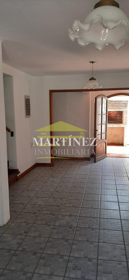 Casa ID.26 - Alquiler anual Excelente Casa En Zona Cantegril Punta Del Este