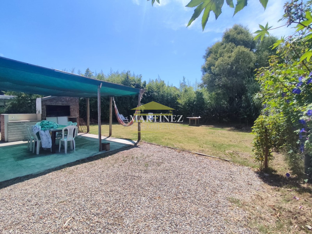 Casa ID.39 - Alquiler Casa 3 dormitorios 2 baños y amplio jardín en La Barra, El Tesoro