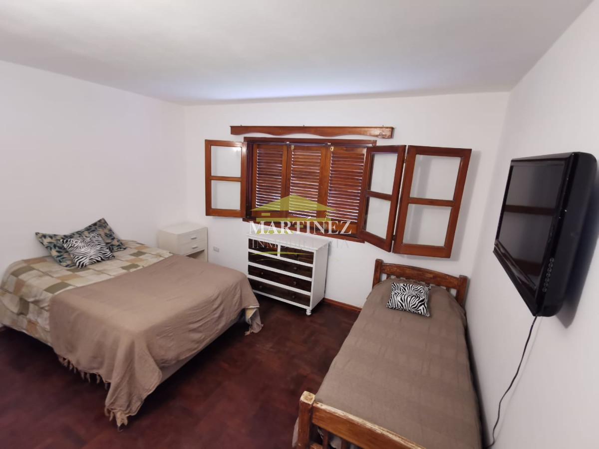 Casa ID.134 - Venta Chalet con un total de 6 dormitorios en Cantegril, Punta del este