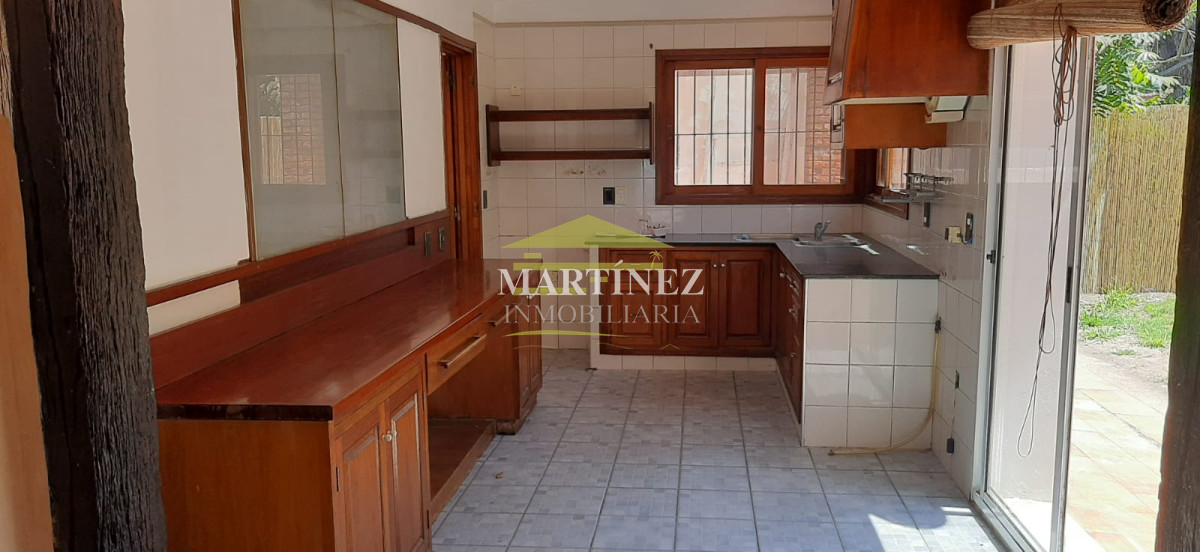 Casa ID.26 - Alquiler anual Excelente Casa En Zona Cantegril Punta Del Este