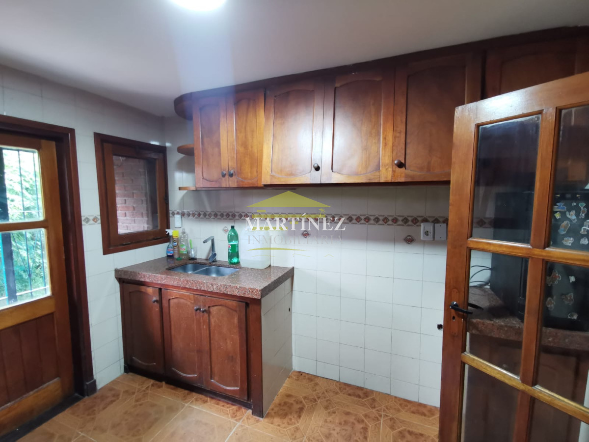 Casa ID.134 - Venta Chalet con un total de 6 dormitorios en Cantegril, Punta del este