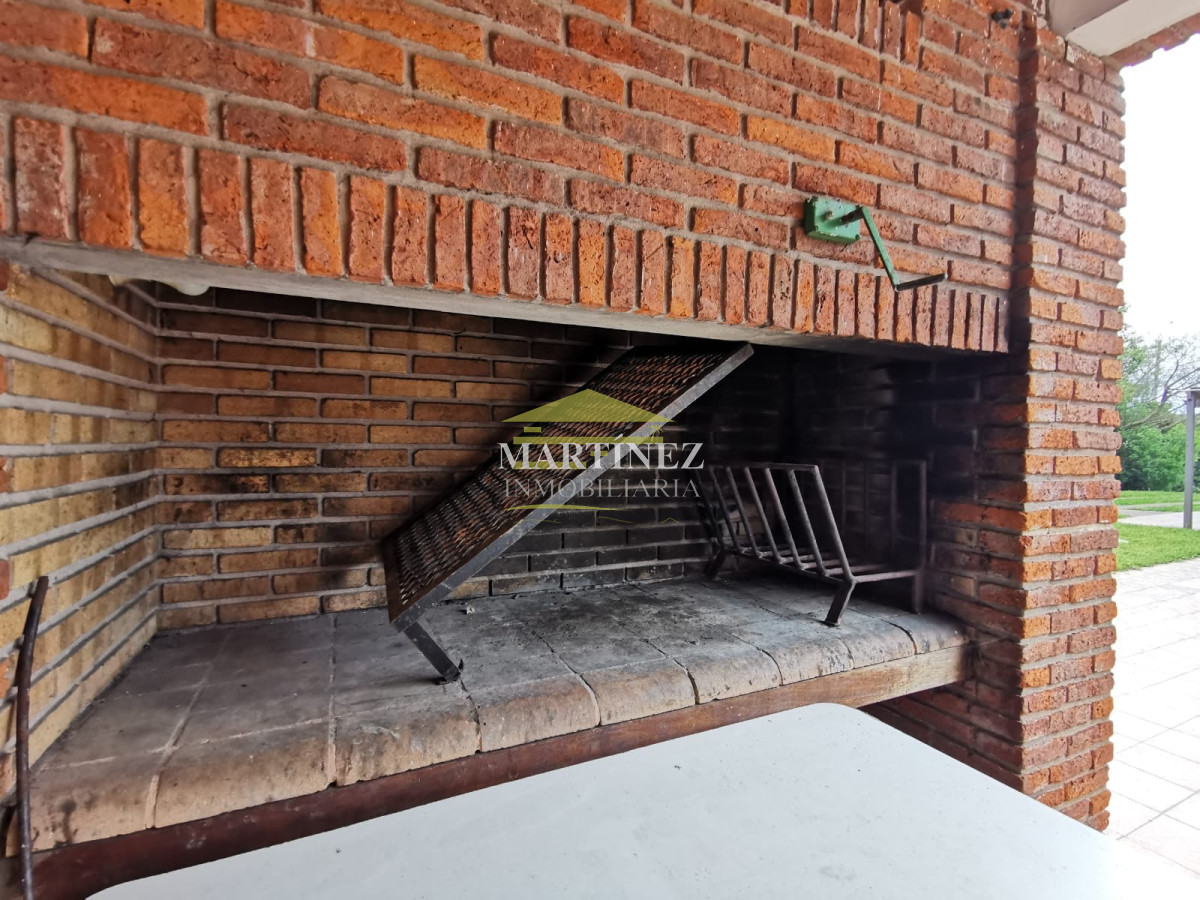 Casa ID.134 - Venta Chalet con un total de 6 dormitorios en Cantegril, Punta del este