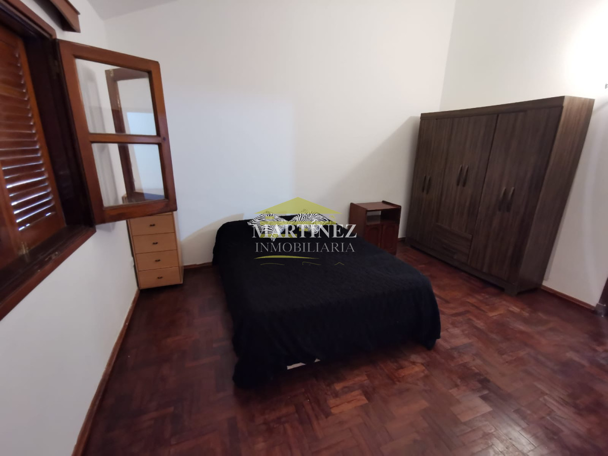 Casa ID.134 - Venta Chalet con un total de 6 dormitorios en Cantegril, Punta del este