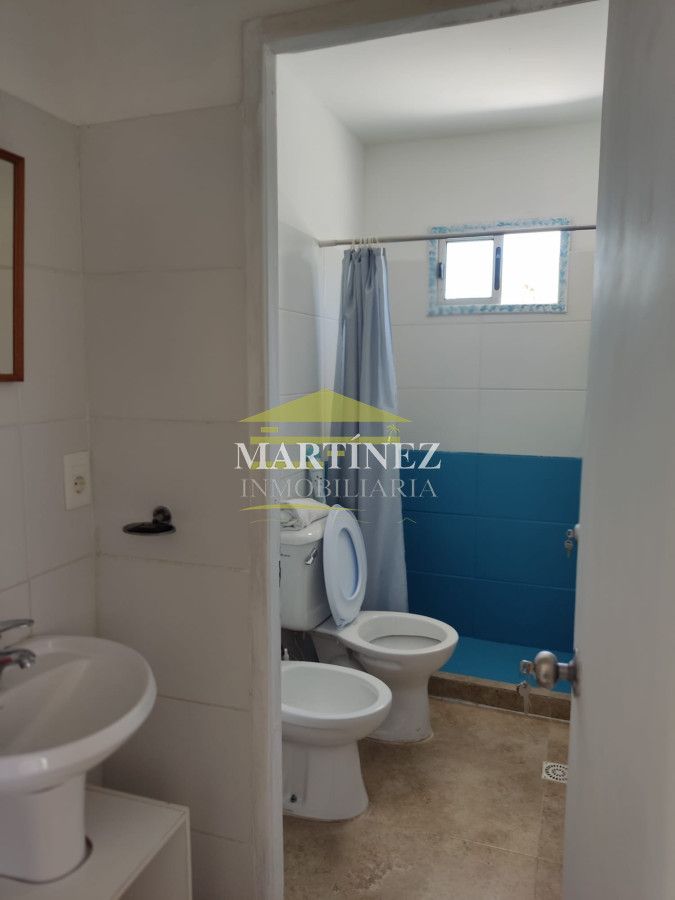 Casa ID.39 - Alquiler Casa 3 dormitorios 2 baños y amplio jardín en La Barra, El Tesoro