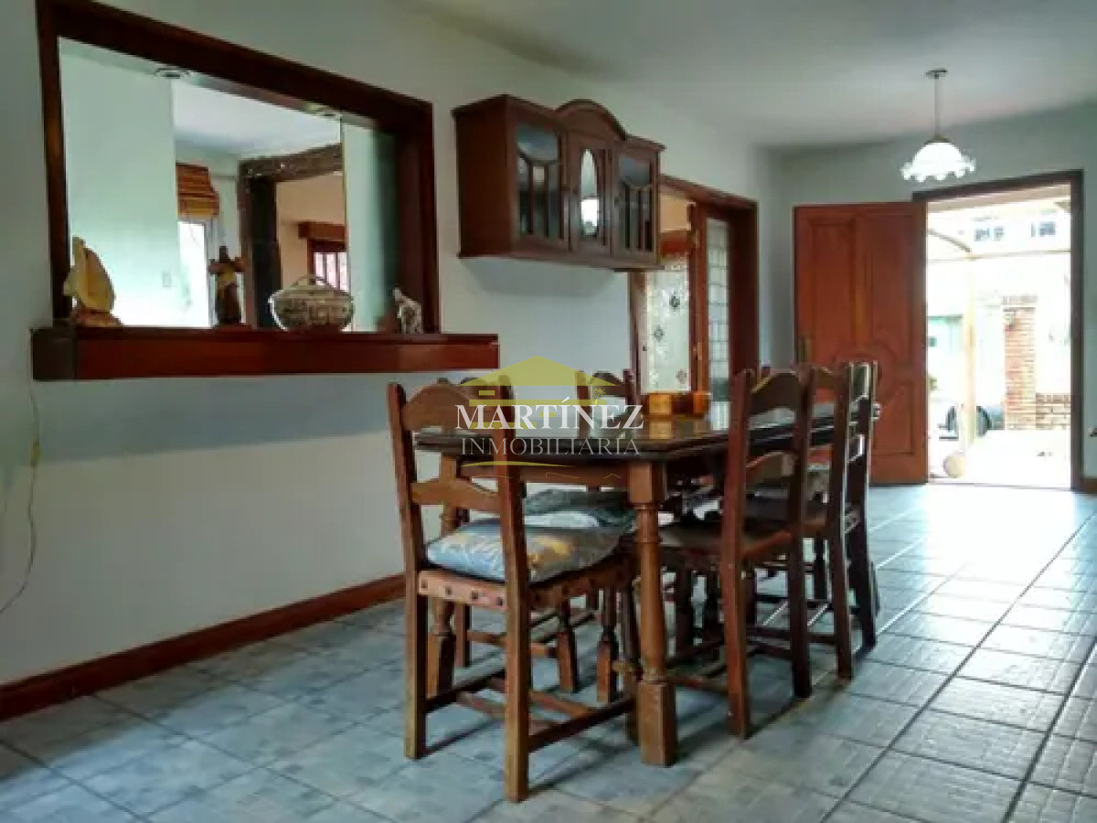 Casa ID.26 - Alquiler anual Excelente Casa En Zona Cantegril Punta Del Este