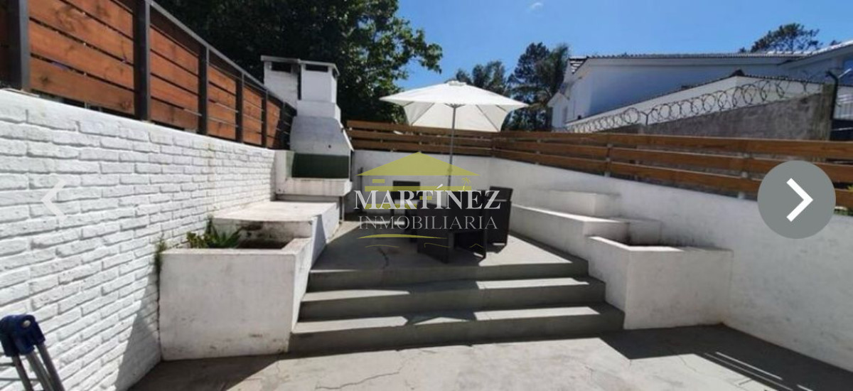 Casa ID.57 - Alquiler hermosa casa 2 y medio dormitorios 2 baños en Punta del este, Parada 14