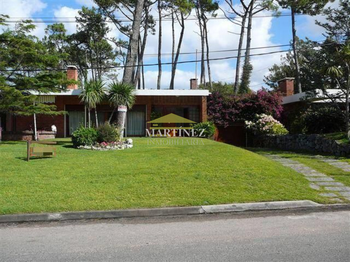 Casa ID.10 - Gran Casa en alquiler a metros del mar en Punta del este