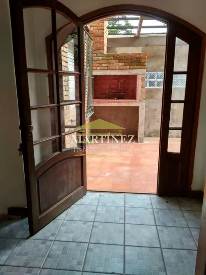 Casa ID.26 - Alquiler anual Excelente Casa En Zona Cantegril Punta Del Este