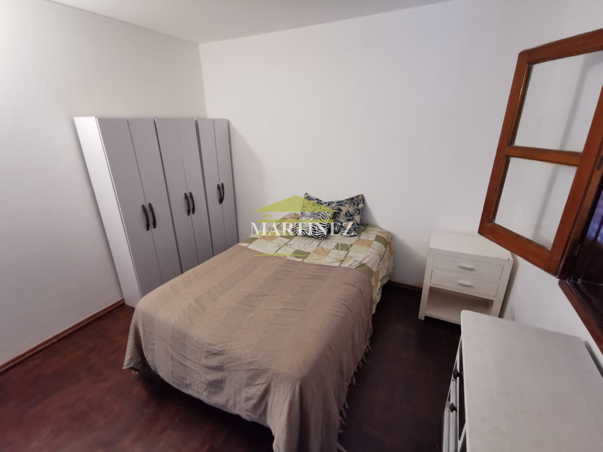 Casa ID.134 - Venta Chalet con un total de 6 dormitorios en Cantegril, Punta del este