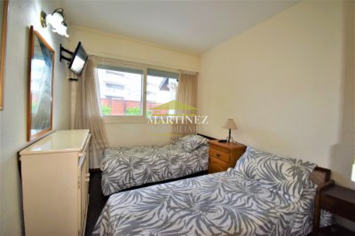 Casa ID.20 - Alquiler Hermosa casa a metros del mar en Punta del este, Parada 10