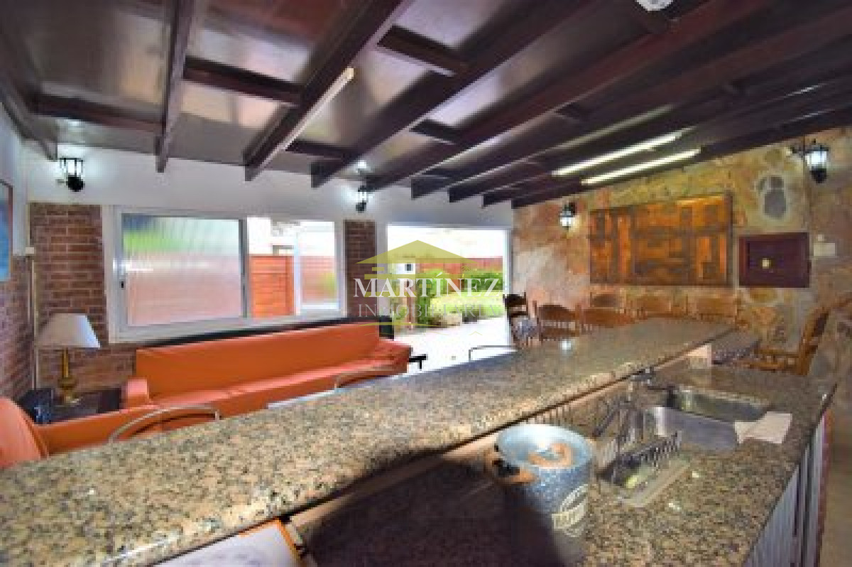 Casa ID.20 - Alquiler Hermosa casa a metros del mar en Punta del este, Parada 10