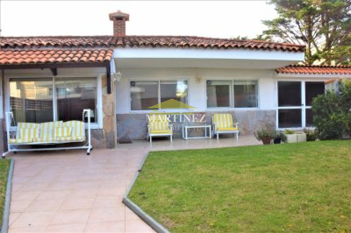 Casa ID.20 - Alquiler Hermosa casa a metros del mar en Punta del este, Parada 10