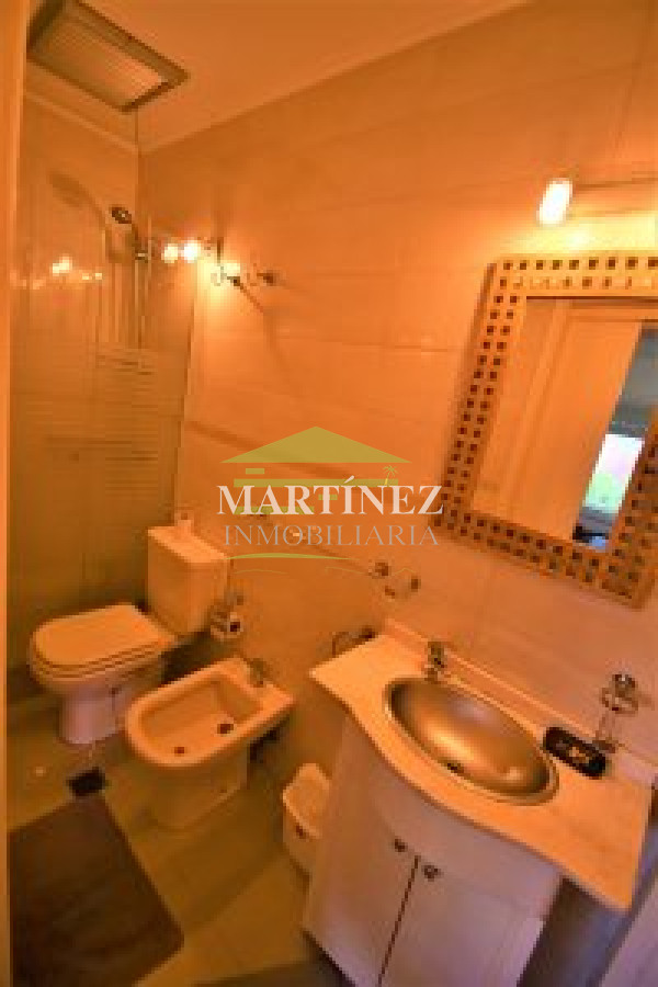 Casa ID.20 - Alquiler Hermosa casa a metros del mar en Punta del este, Parada 10