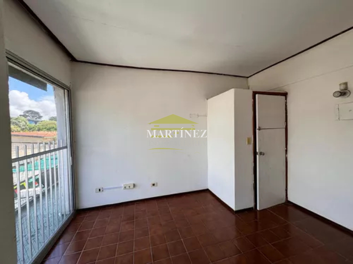 Local Comercial ID.11 - Alquiler Local Comercial 100m2 en Maldonado en frente a Avenida