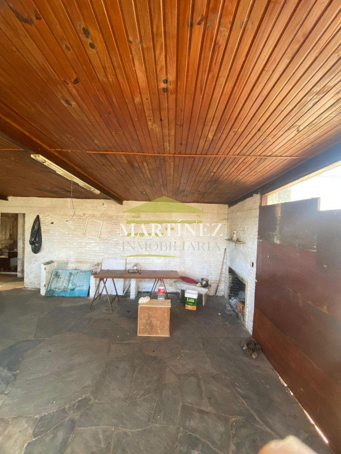 Terreno ID.1 - Venta Terreno 900m2 con construcción en Barrio Cantegril, Maldonado