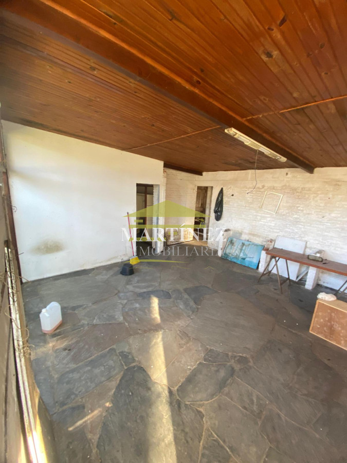 Terreno ID.1 - Venta Terreno 900m2 con construcción en Barrio Cantegril, Maldonado
