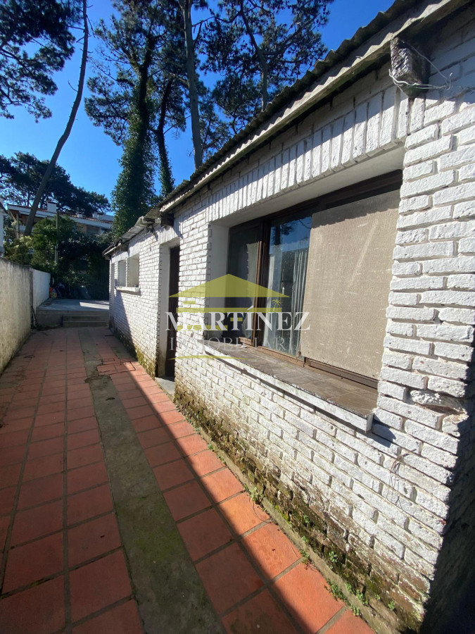 Terreno ID.1 - Venta Terreno 900m2 con construcción en Barrio Cantegril, Maldonado