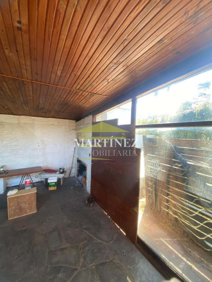 Terreno ID.1 - Venta Terreno 900m2 con construcción en Barrio Cantegril, Maldonado