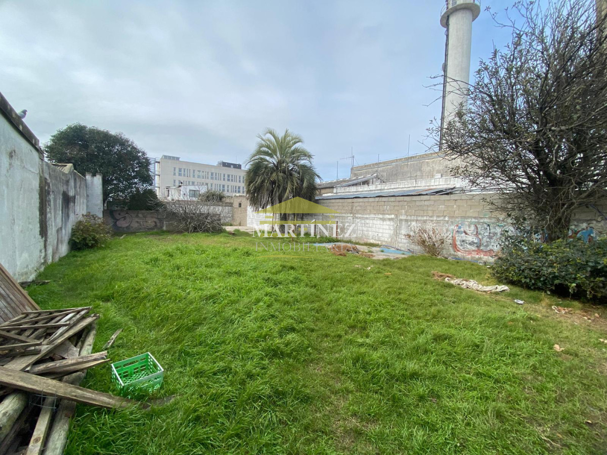 Terreno ID.8 - Venta Terreno 1056m2 en centro Maldonado en estratégica avenida 