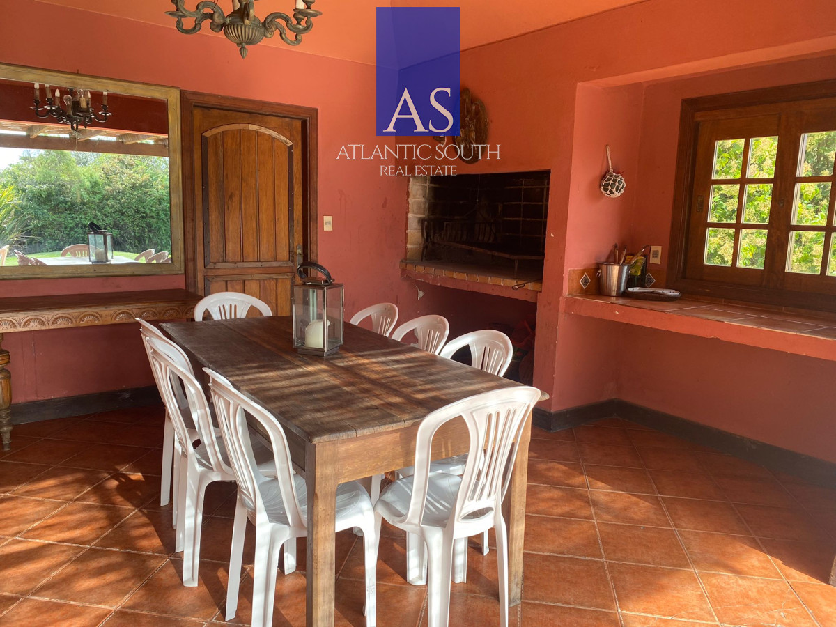 Casa ID.4041 - Casa 4 dormitorios Pinares con vista a la Laguna excelente opción