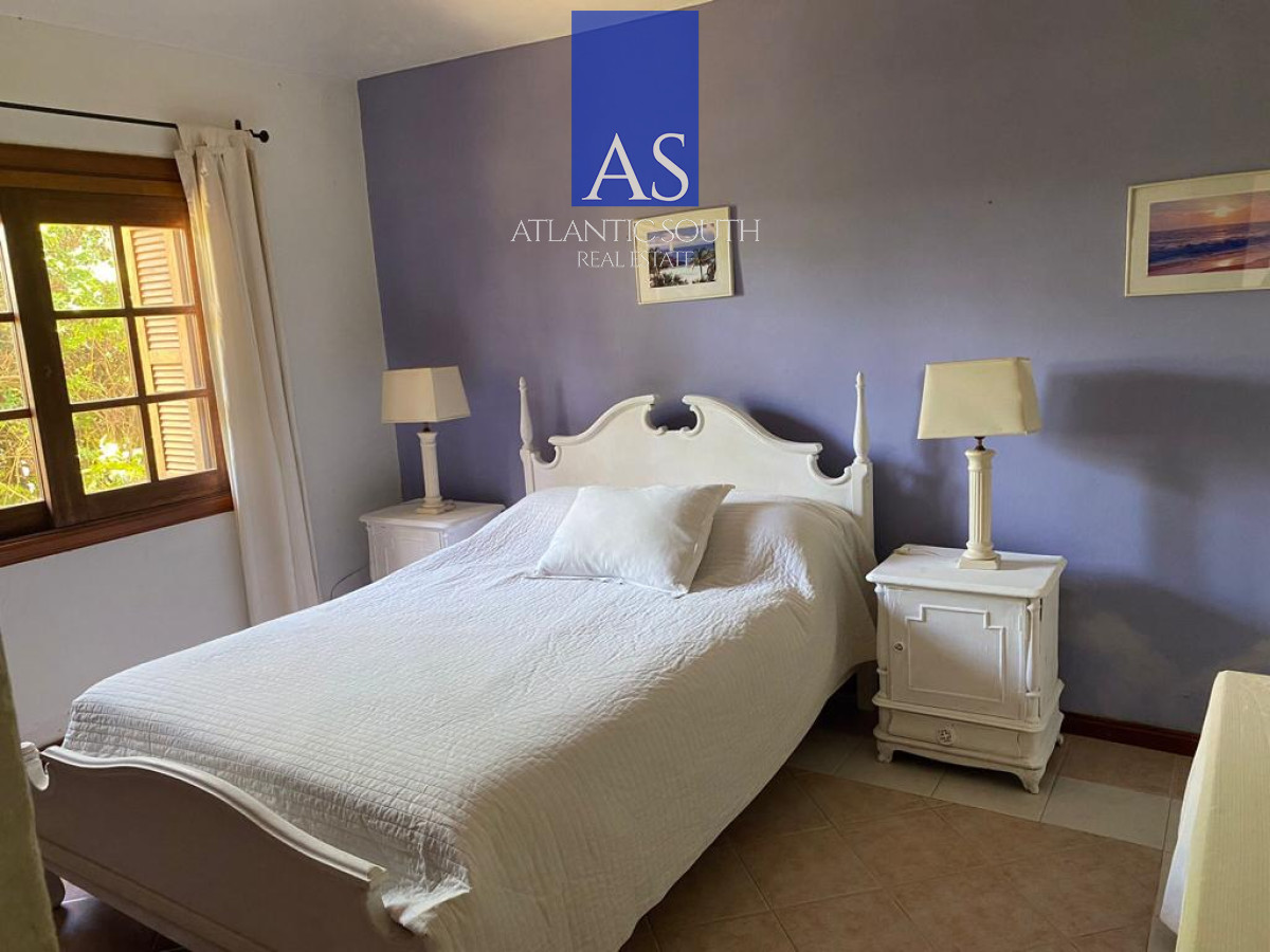 Casa ID.4041 - Casa 4 dormitorios Pinares con vista a la Laguna excelente opción