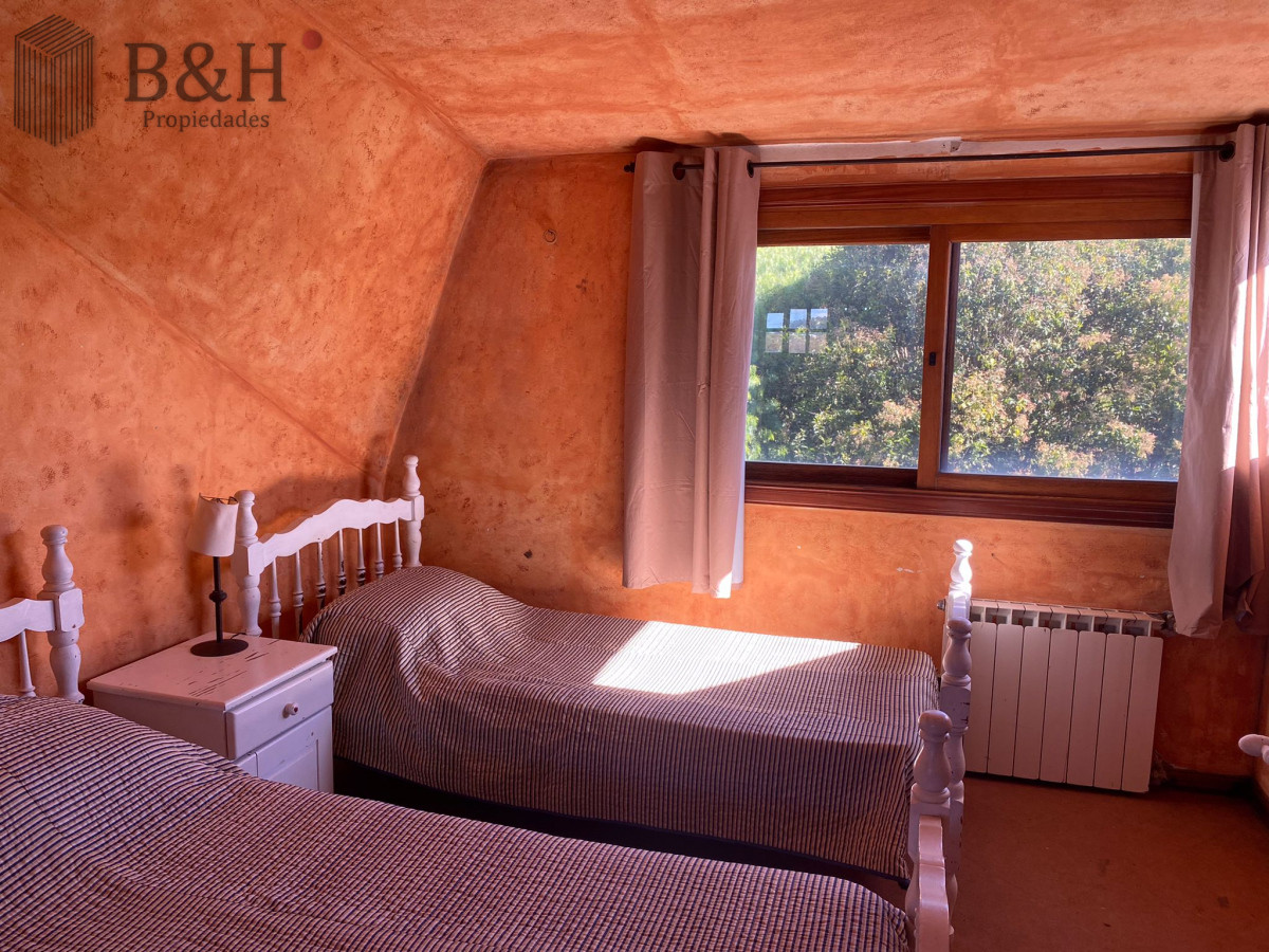 Casa ID.4306 - Casa 4 dormitorios  Pinares venta 