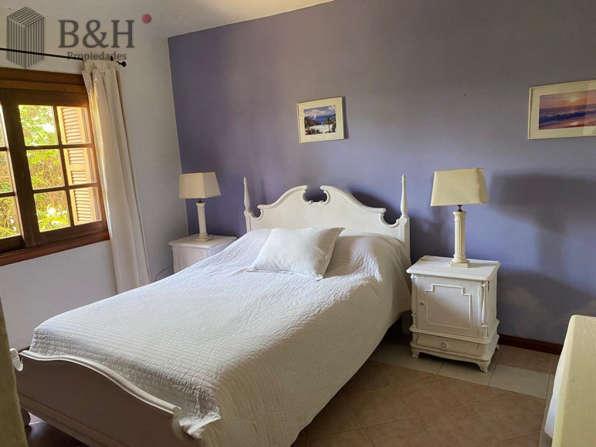 Casa ID.4306 - Casa 4 dormitorios  Pinares venta 