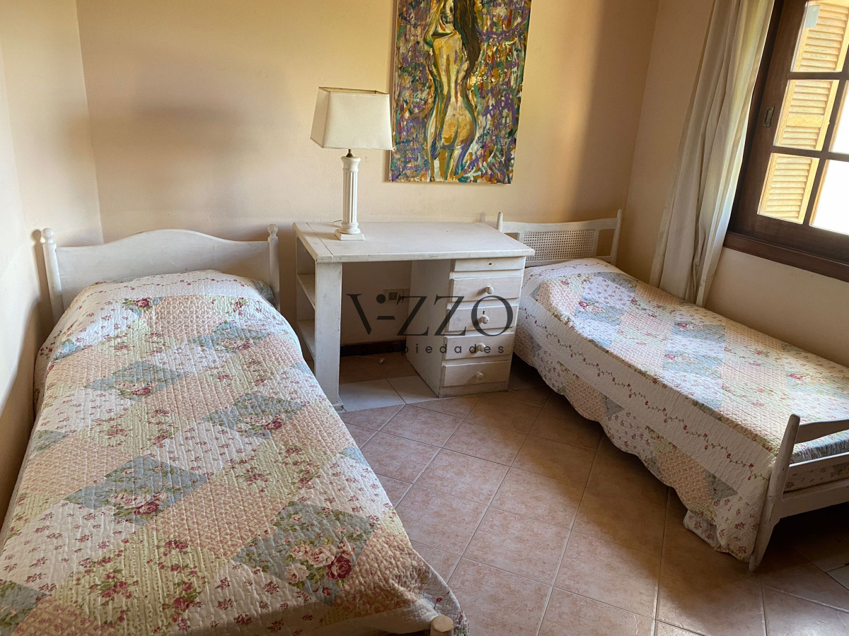 Casa ID.1195/Casa-4-dormitorios--Pinares-venta- - Casa 4 dormitorios  Pinares venta 