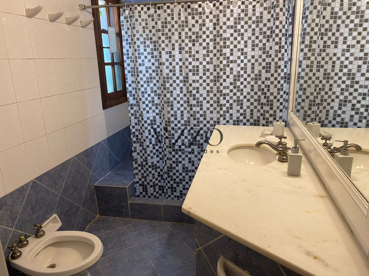 Casa ID.1195/Casa-4-dormitorios--Pinares-venta- - Casa 4 dormitorios  Pinares venta 