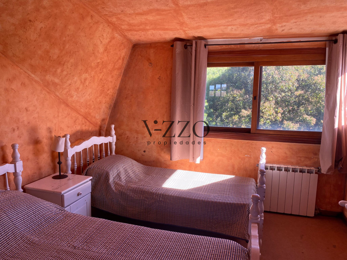 Casa ID.1195/Casa-4-dormitorios--Pinares-venta- - Casa 4 dormitorios  Pinares venta 