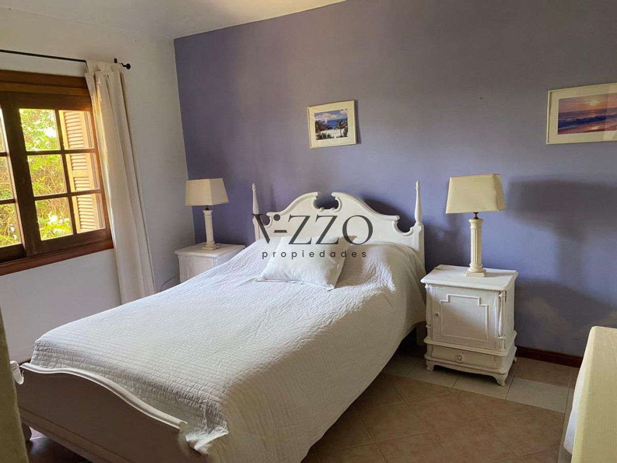 Casa ID.1195/Casa-4-dormitorios--Pinares-venta- - Casa 4 dormitorios  Pinares venta 