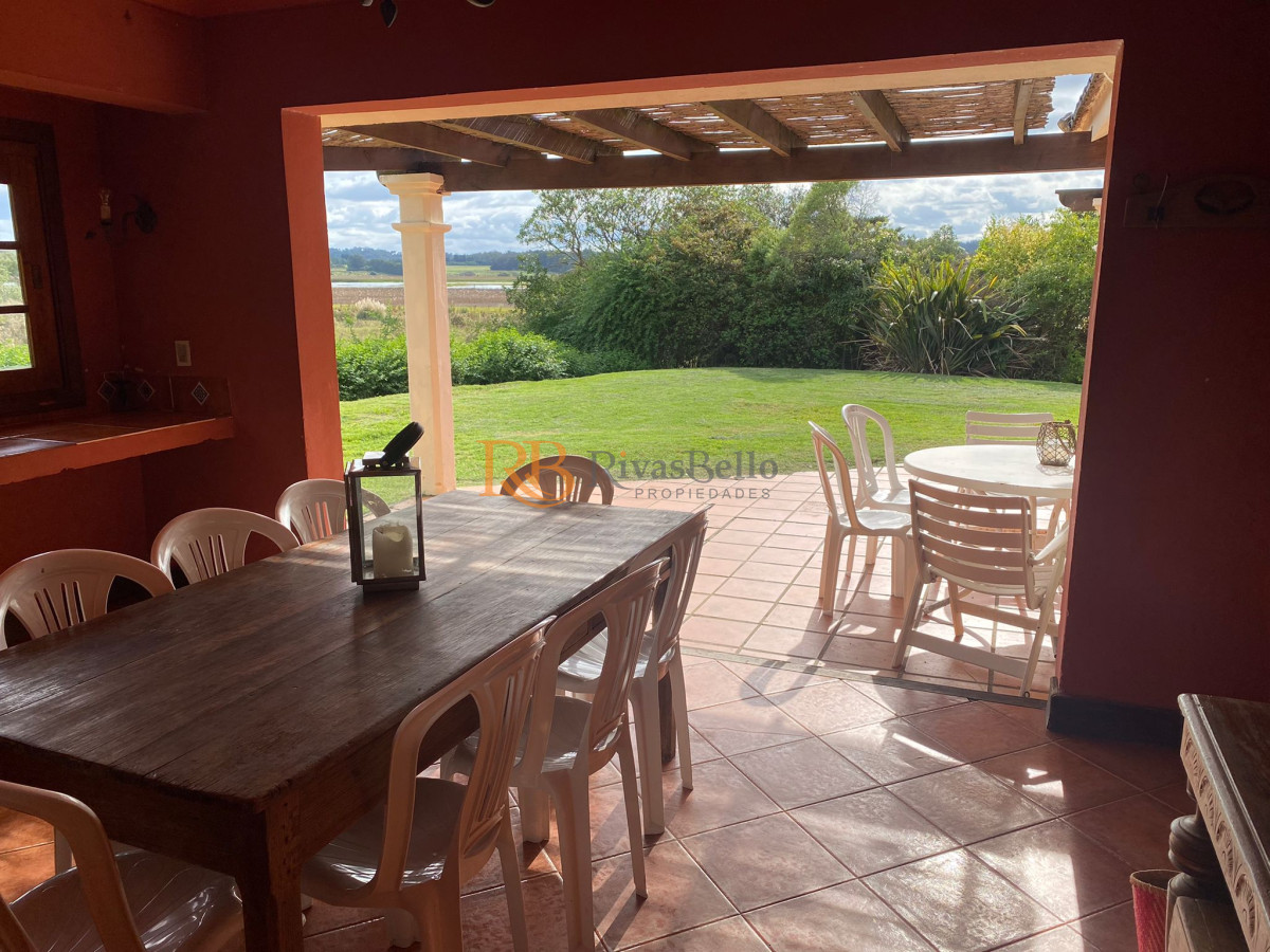 Casa ID.40 - Casa 4 dormitorios  Pinares venta 