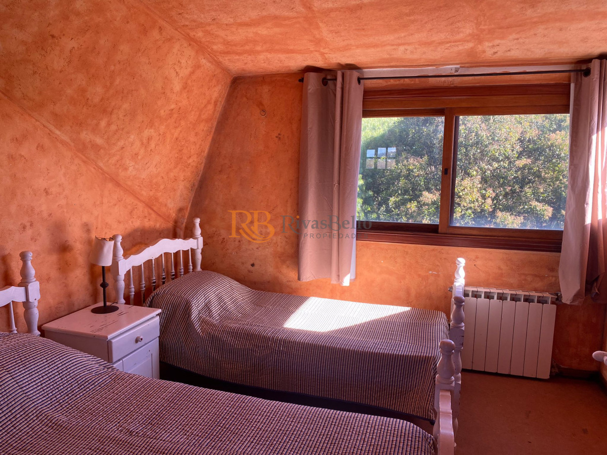 Casa ID.40 - Casa 4 dormitorios  Pinares venta 