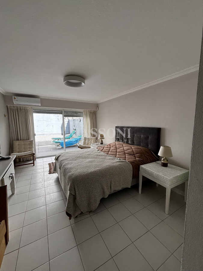 Apartamento ID.5132 - Venta apto 3 dormitorios y servicio vista Puerto