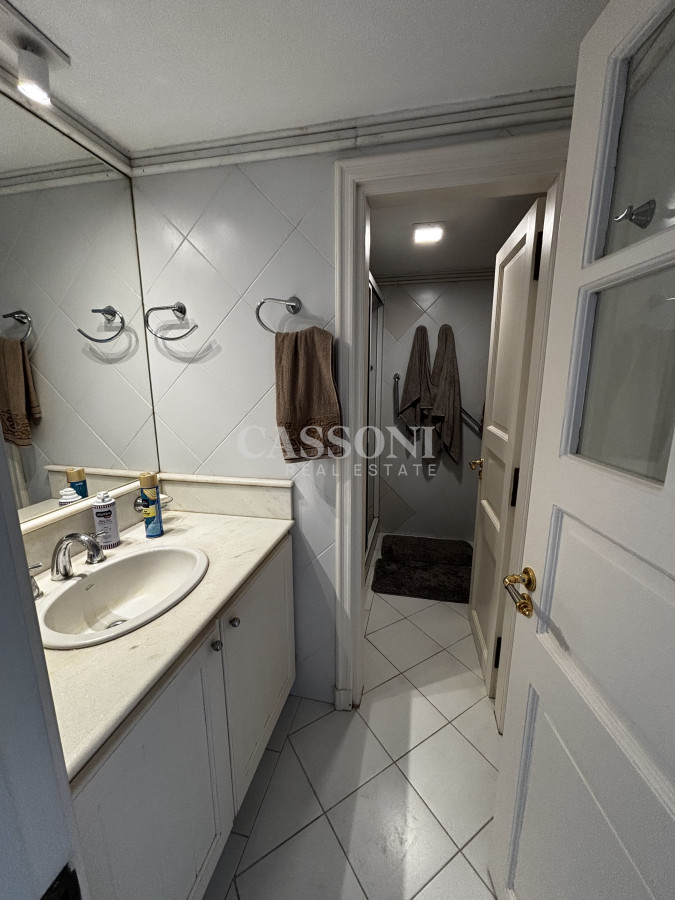 Apartamento ID.5132 - Venta apto 3 dormitorios y servicio vista Puerto