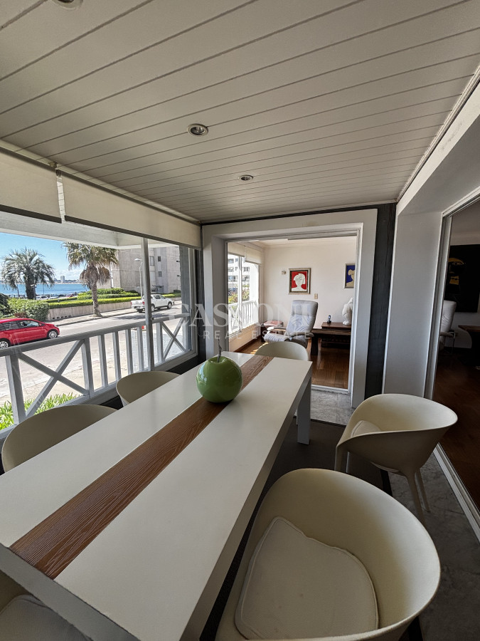 Apartamento ID.5132 - Venta apto 3 dormitorios y servicio vista Puerto