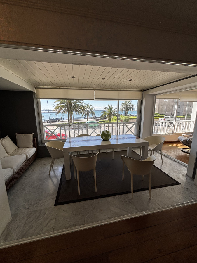 Apartamento ID.5132 - Venta apto 3 dormitorios y servicio vista Puerto