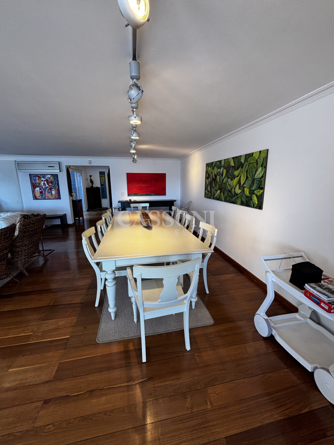 Apartamento ID.5132 - Venta apto 3 dormitorios y servicio vista Puerto