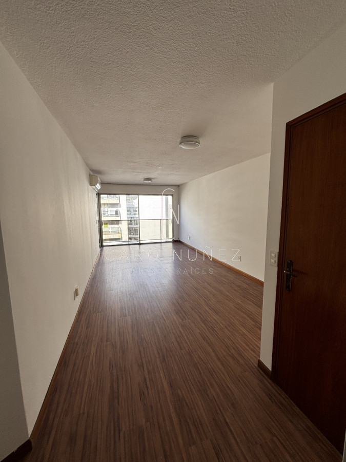Apartamento ID.565 - Apto en Alquiler, de 3 dormitorios , 2 baños y gge en Pocitos 