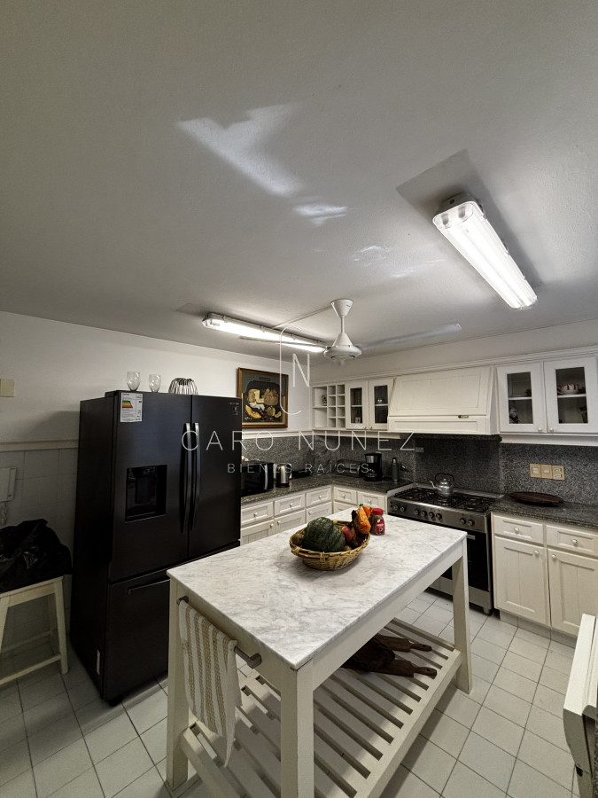 Apartamento ID.669 - Venta apto 3 dormitorios y servicio vista Puerto