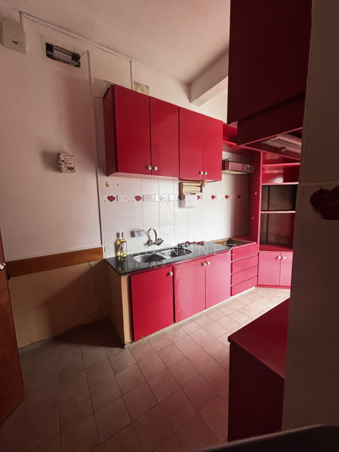 Apartamento ID.628 - Venta Apartamento 3 Dormitorios en Pocitos - Calle Rivera  Luminoso y amplio apartamento ubicado en una de las zonas más buscadas de Montevideo: Pocit