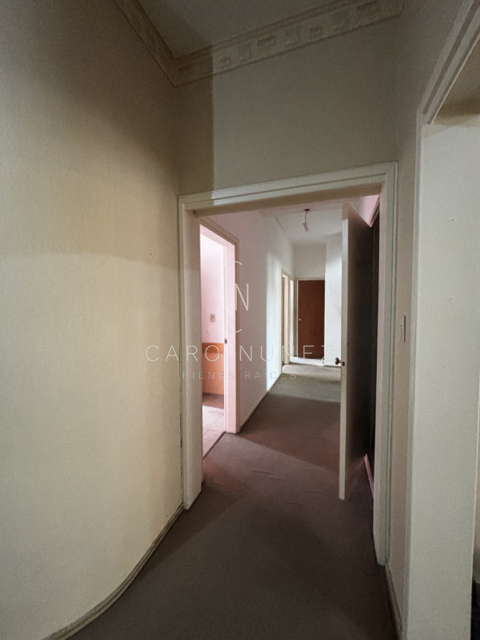 Apartamento ID.628 - Venta Apartamento 3 Dormitorios en Pocitos - Calle Rivera  Luminoso y amplio apartamento ubicado en una de las zonas más buscadas de Montevideo: Pocit