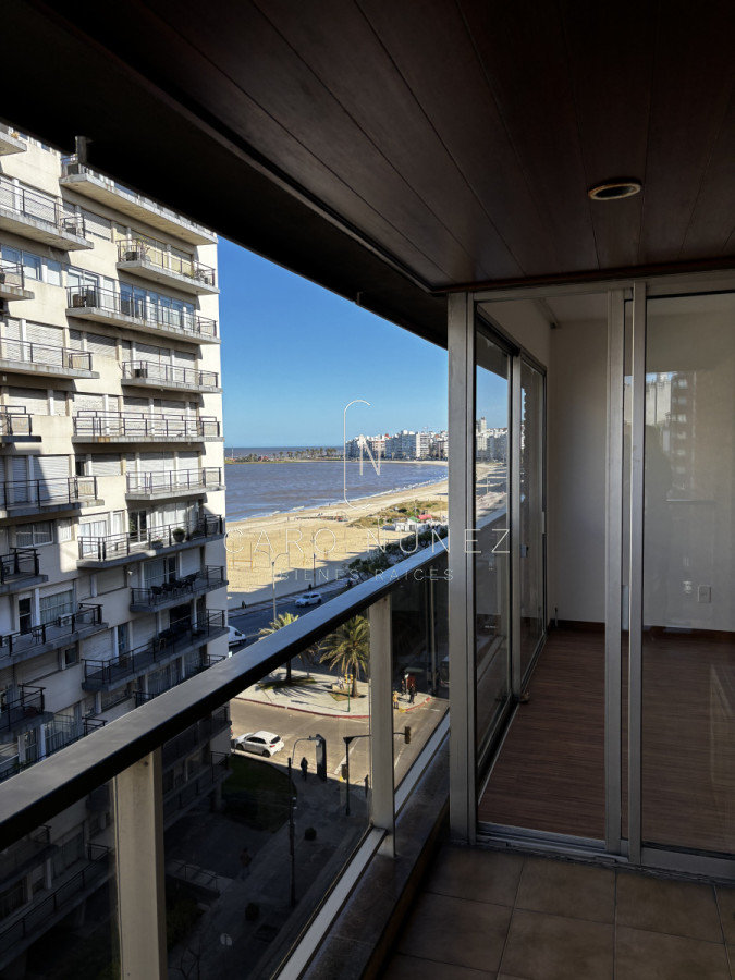 Apartamento ID.565 - Apto en Alquiler, de 3 dormitorios , 2 baños y gge en Pocitos 