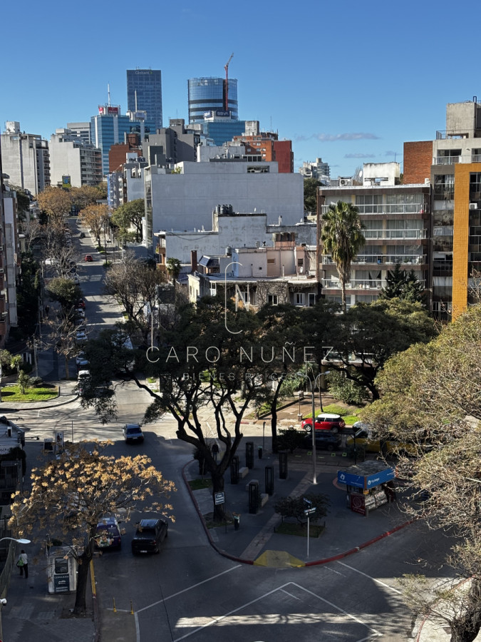 Apartamento ID.565 - Apto en Alquiler, de 3 dormitorios , 2 baños y gge en Pocitos 