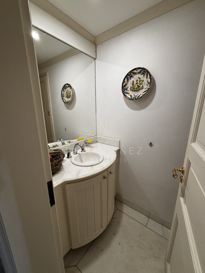 Apartamento ID.669 - Venta apto 3 dormitorios y servicio vista Puerto