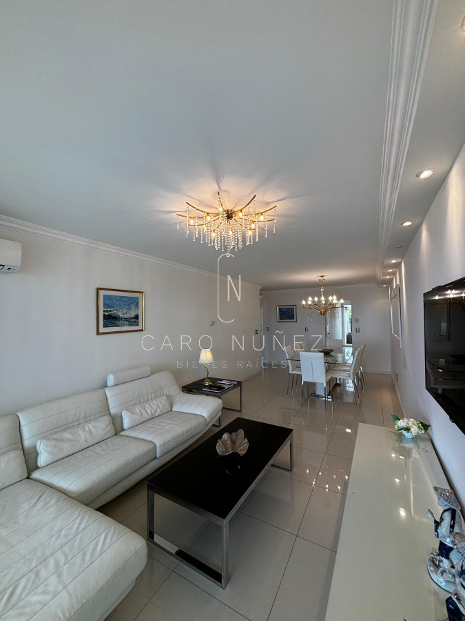 Apartamento ID.591 - APTO EN VENTA 3 SUITES EN PUNTA DEL ESTE SOBRE LA MANSA-